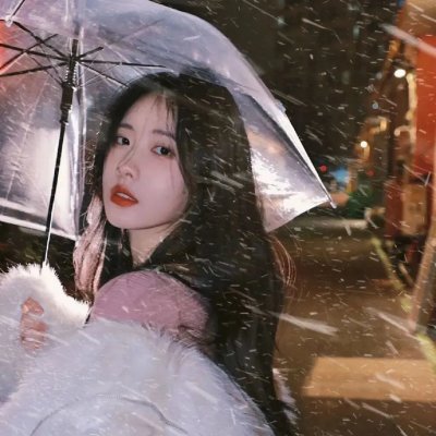 弱比少男闯女校